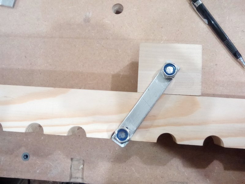 подвижный упор в сборе