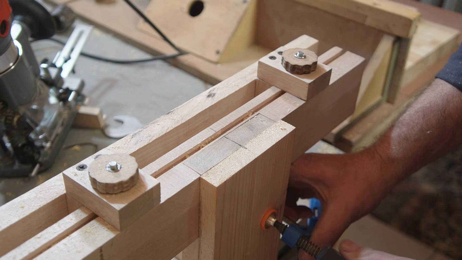 гнездо в торце