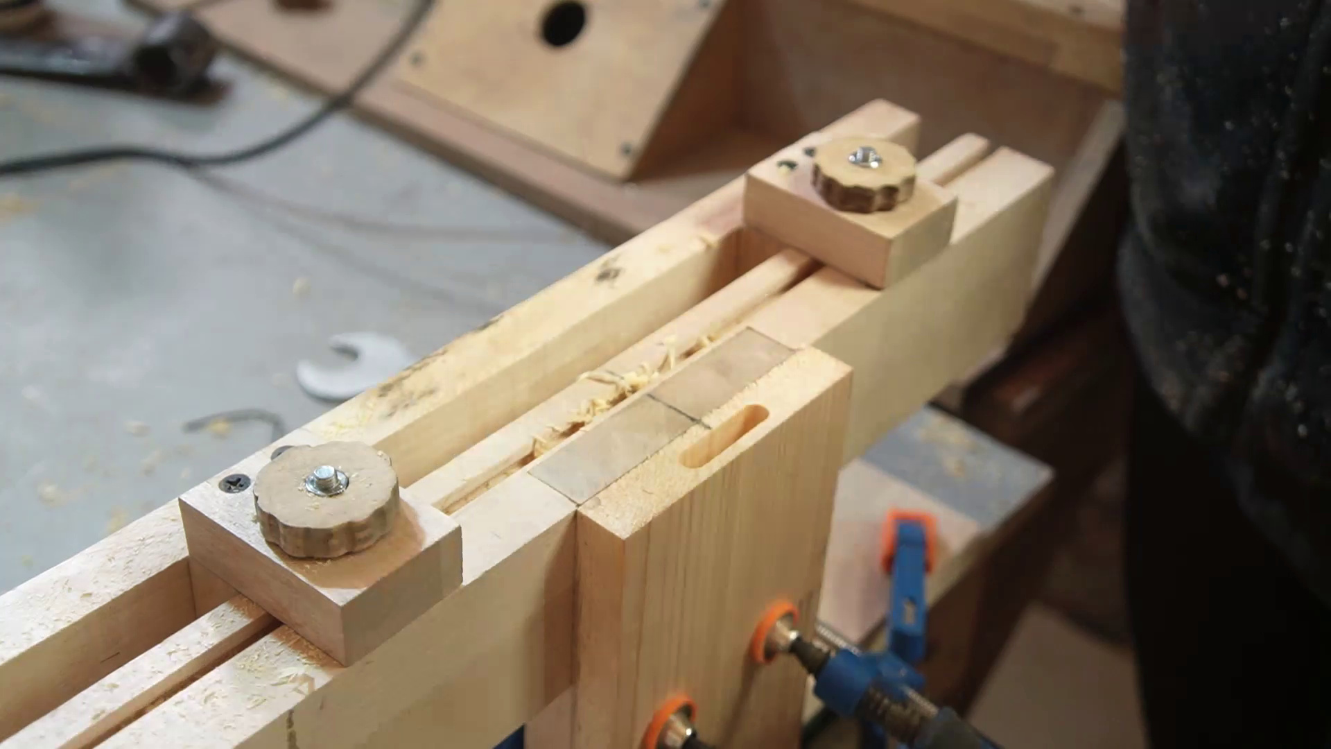 гнездо в торце