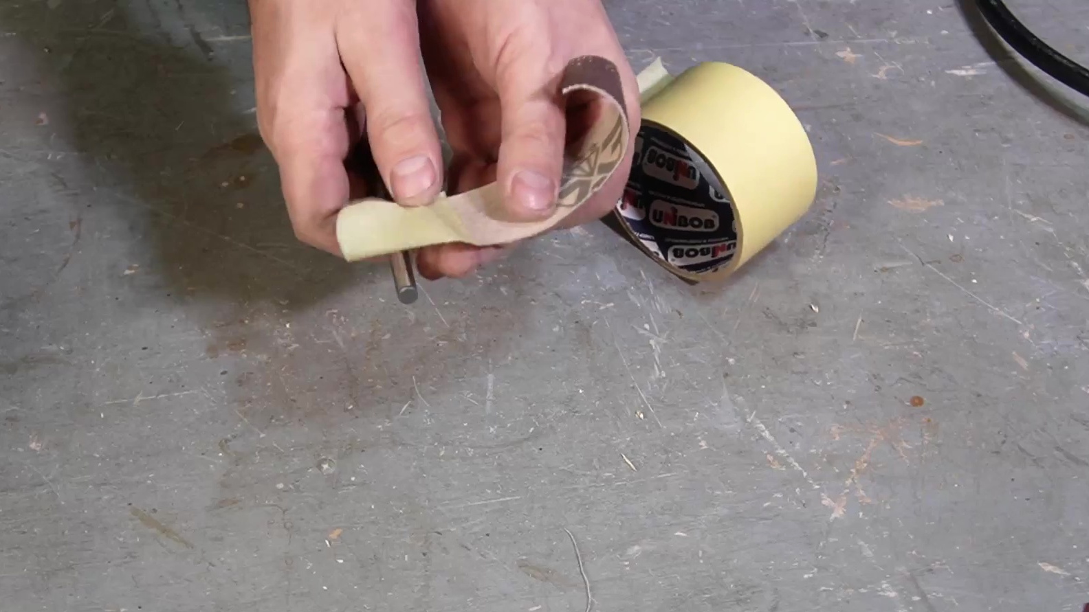 наклеивание скотча