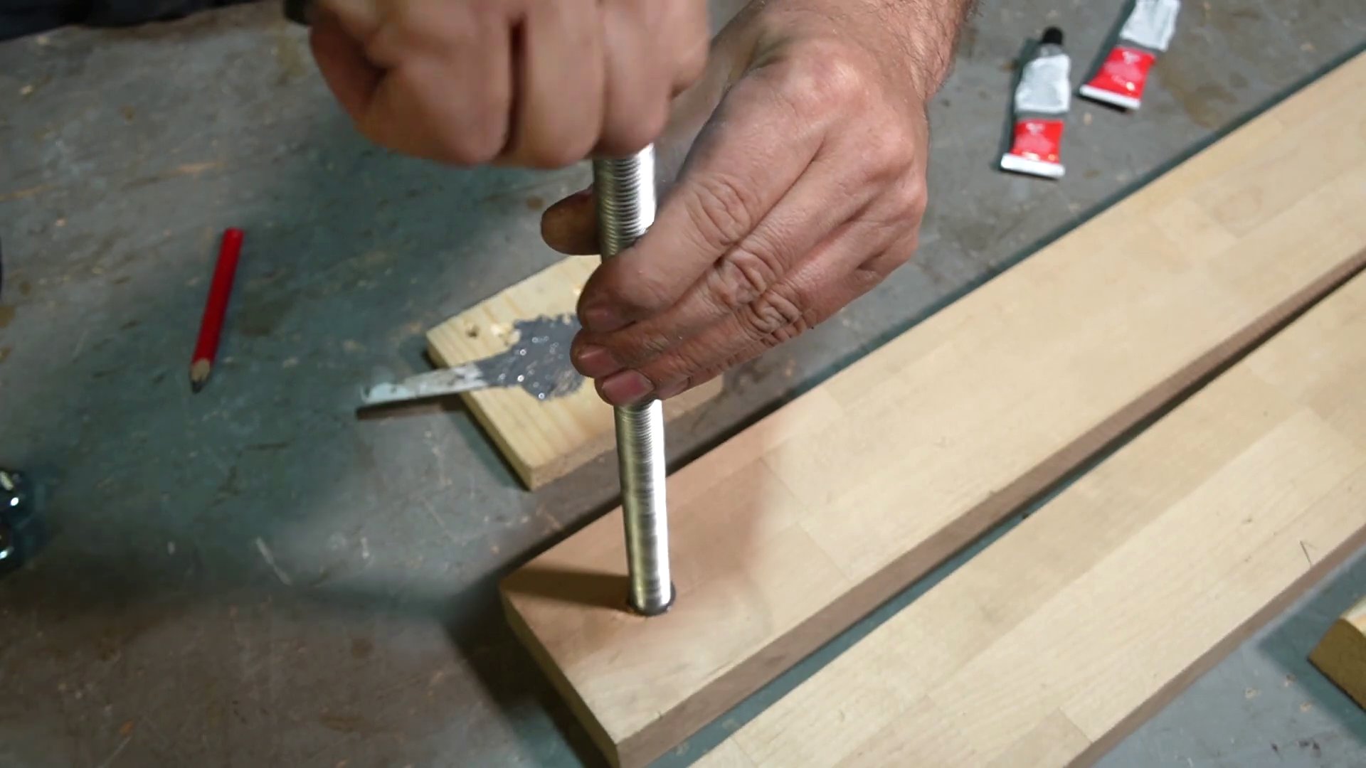 вклеивание шпильки